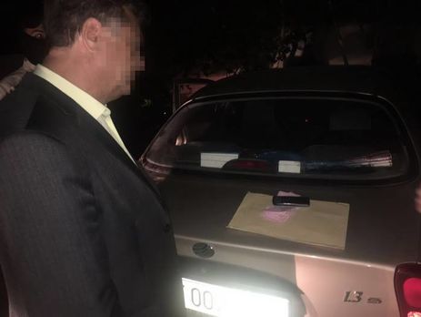 CБУ: Заммэра Херсона с подельником вымогали у местного предпринимателя 80 тыс. грн