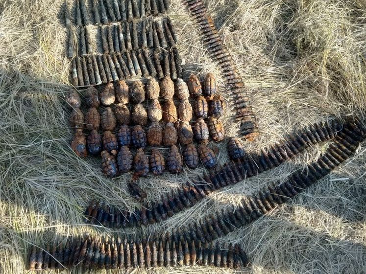 У Луганській області СБУ виявила дві схованки з великокаліберними артилерійськими снарядами