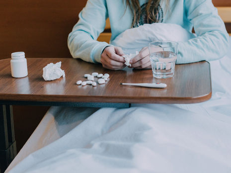 Лікар-інфекціоніст розповів, чому деякі молоді люди важко переносять COVID-19 і як можна його лікувати в домашніх умовах