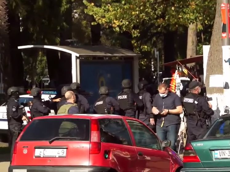 В грузинском городе Зугдиди захватили заложников в банке. Полиция ведет спецоперацию