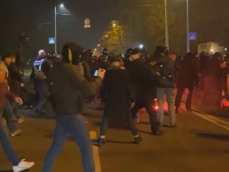 Сутички під судом у справі про вбивство Шеремета. Поліція відкрила кримінальне провадження