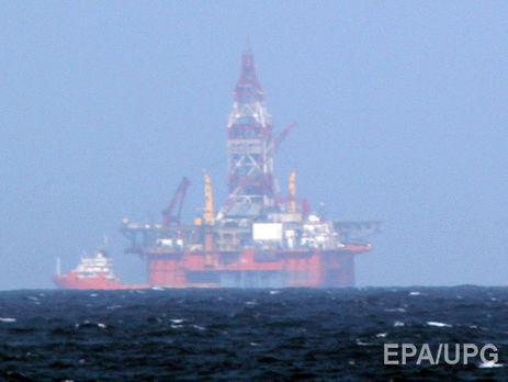 Нефть поднялась выше $49 за баррель