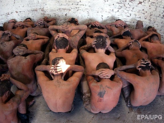 В Бразилии 200 заключенных сбежали из тюрьмы