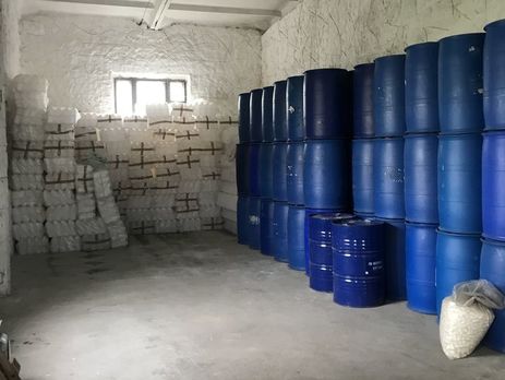 Под Киевом пресекли производство фальсифицированных антисептиков, которые закупались за бюджетные средства