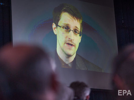 У червні 2013 року Сноуден передав ЗМІ секретні матеріали про програми стеження спецслужб США і Великобританії в інтернеті