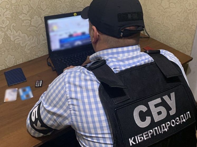 СБУ затримала зловмисника, який продавав персональні дані українців напередодні місцевих виборів