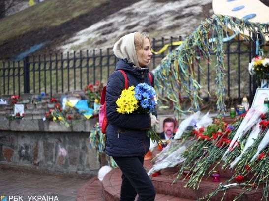 В Киеве задержали студента, который справил нужду на аллее Героев Небесной сотни