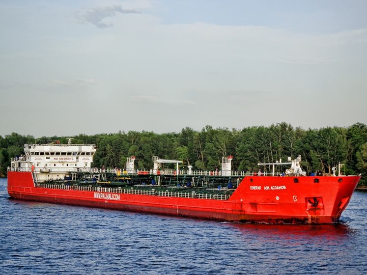 На танкере, направлявшемся из Крыма в РФ, в Азовском море произошел взрыв