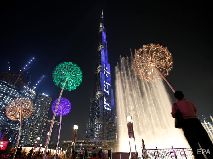 У Дубаї відкрили найбільший у світі фонтан. Відео