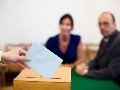 Два избирательных участка в Харьковской области открыли с опозданием из-за отсутствия бюллетеней