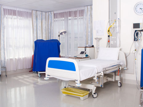 У Харкові пацієнт із COVID-19 випав із вікна лікарні й загинув