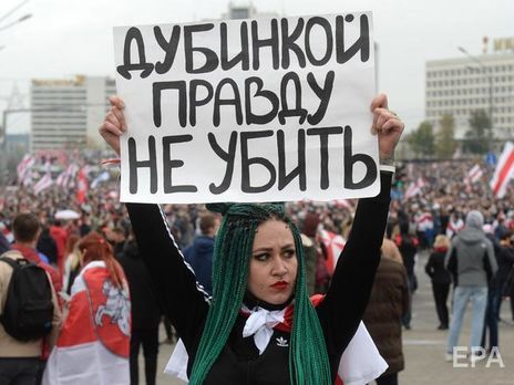 У неділю на акцію протесту в Мінську вийшло приблизно 100 тис. осіб