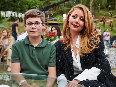 Тина Кароль показала сына и похвасталась его почерком