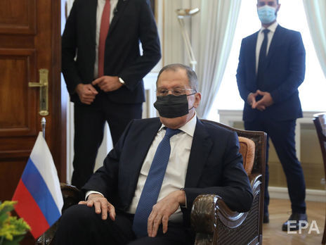 Лавров ушел на самоизоляцию после контакта с больным COVID-19