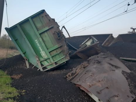 В Кривом Роге сошел с рельсов грузовой поезд