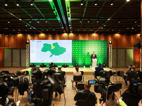 Более 900 депутатов от 