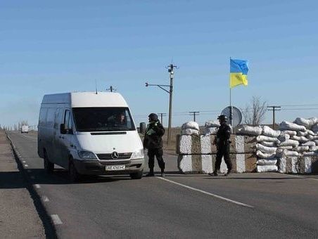 Разведка: Боевики собираются открыть собственный пункт пропуска в Золотом