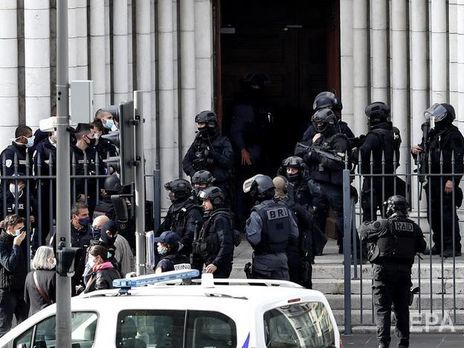 У Франції оголосили найвищий ступінь терористичної загрози