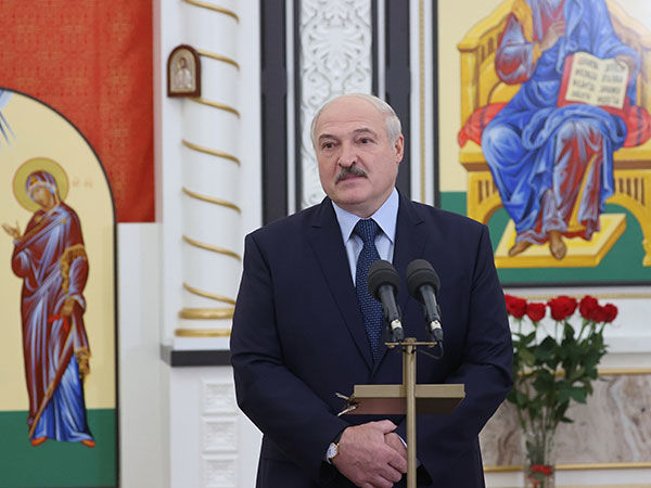 "Хотели у нас революцию устроить, а получили сами". Лукашенко прокомментировал протесты в Польше