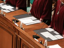 Конституционный Суд vs антикоррупционные органы. Главное о скандале, грозящем Украине отменой безвиза