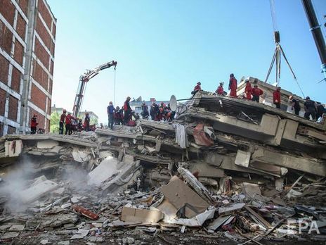 Число жертв землетрясения в Турции достигло 35 человек