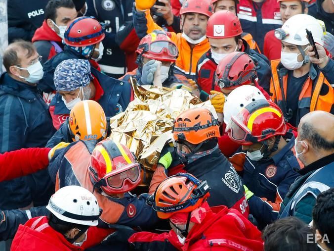  Землетрясение в Турции. Под завалами нашли двух выживших девочек