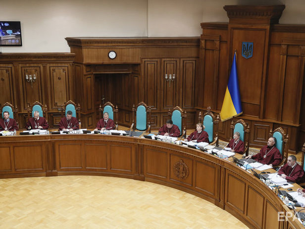 50% проголосовавших в проекте Шустера "Электронная демократия" считают, что президент и Рада имеют право уволить судей КСУ в случае злоупотреблений