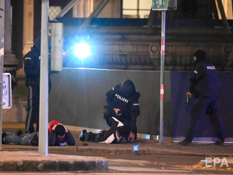 Поліція розповіла про стрілянину в шести локаціях Відня. ЗМІ повідомили, що затримано чотирьох підозрюваних