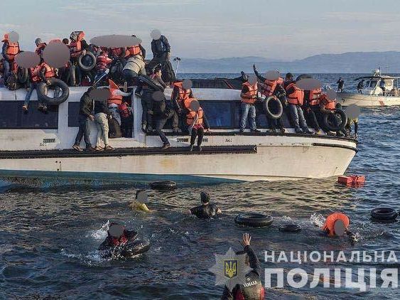 Поліція викрила угруповання, яке вербувало українців для перевезення мігрантів до Європи