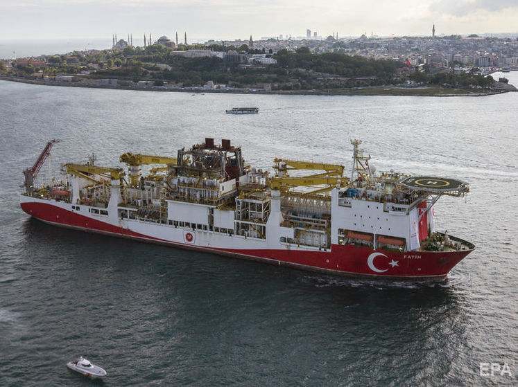 Турецкое судно "Фатих" прибыло на разведку газового месторождения в Черном море