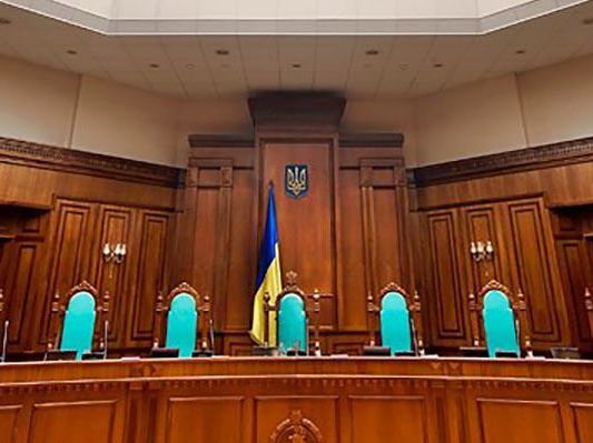 Конституционный Суд снял с повестки дня дело о конституционности закона о системе гарантирования вкладов