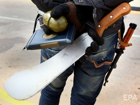 В Париже задержали мужчину, который ходил по улицам с мачете