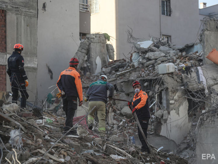У Туреччині кількість жертв землетрусу перевищила 100 осіб