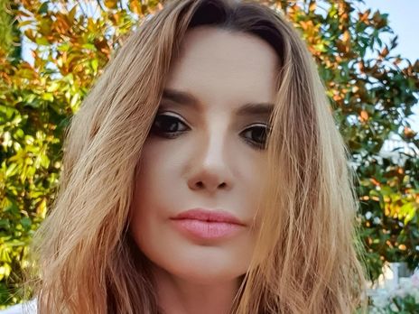 Жена Медведчука Марченко выгуляла теленка на цепи