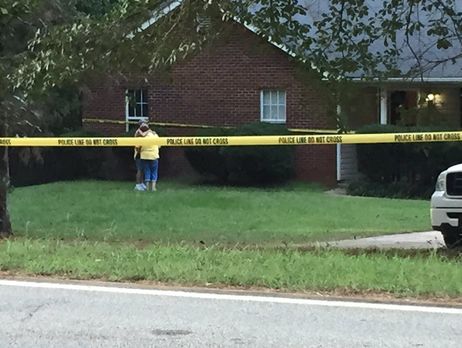 В США полуторагодовалый ребенок погиб, играясь пистолетом вместе с трехлетним братом