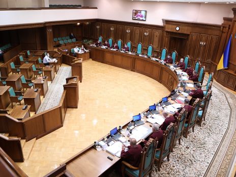 Рада сегодня не будет рассматривать законопроект о роспуске КСУ – нардеп