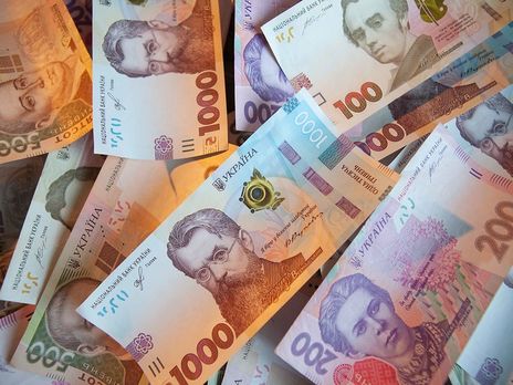 Гривня зміцнилася щодо долара і подешевшала до євро