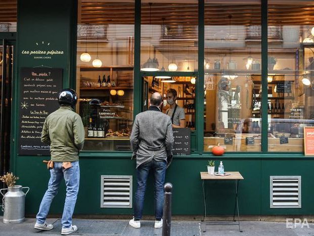 У Парижі заборонять доставку їжі й роботу ресторанів на винос у нічний час