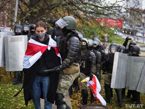 В Минске на протестном марше задержали более 160 человек