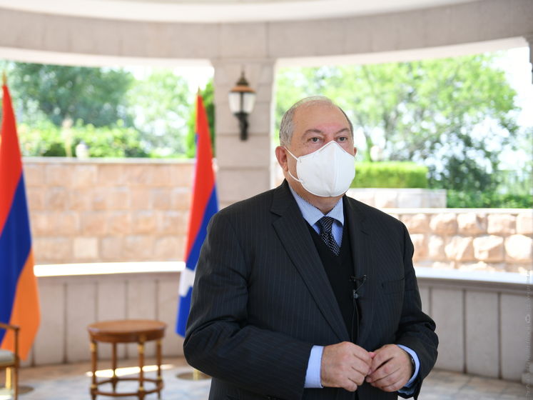 Президент Вірменії заявив, що дізнався про припинення війни в Нагірному Карабасі з преси