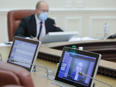 895 млн грн із фонду боротьби з COVID-19, які було передбачено на дороги, передадуть лікарням