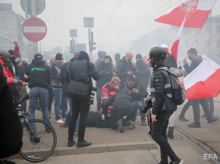 Марш незалежності в Польщі закінчився сутичками. Поліція застосувала зброю