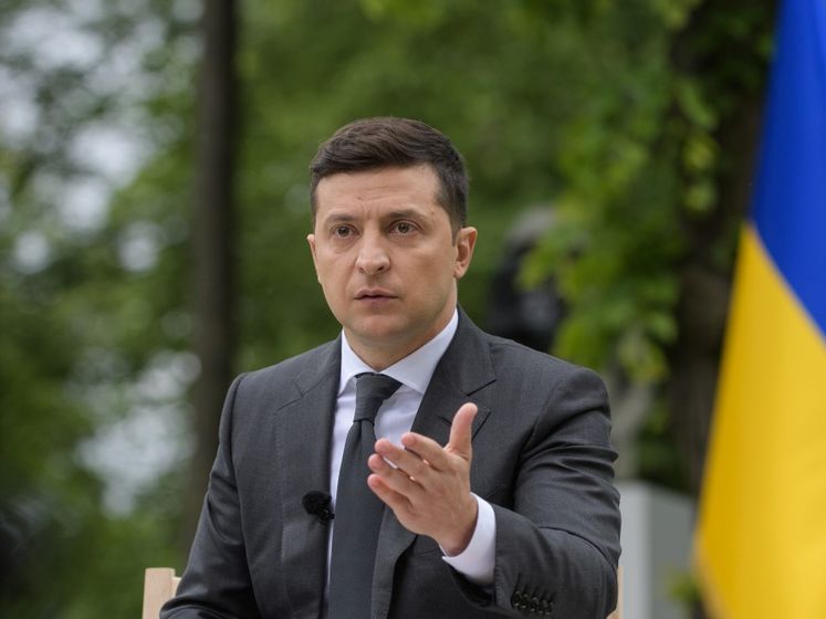 Подоляк пояснив, чому Зеленський відмовився від десакралізації посади президента