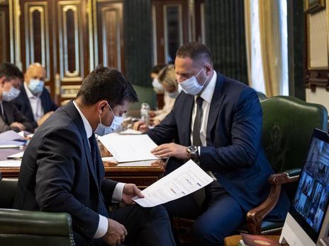 Зеленский и Ермак госпитализированы с COVID-19, в Украине новый рекорд по случаям коронавируса. Главное за день