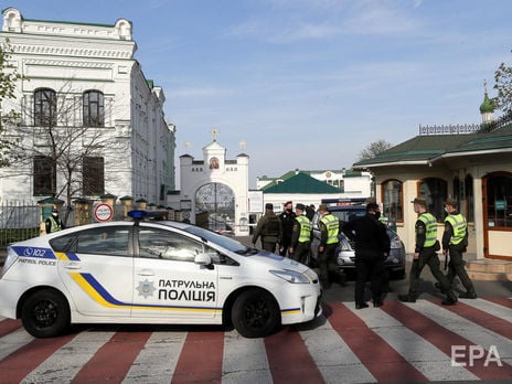 Поліція заявила про майже тисячу порушень 