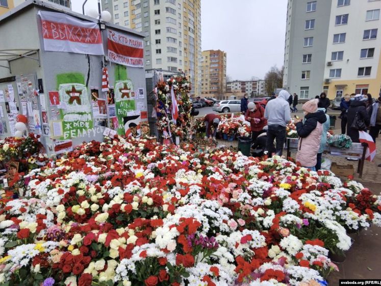 Силовики в Мінську закидали світлошумовими гранатами присутніх біля народного меморіалу Роману Бондаренку