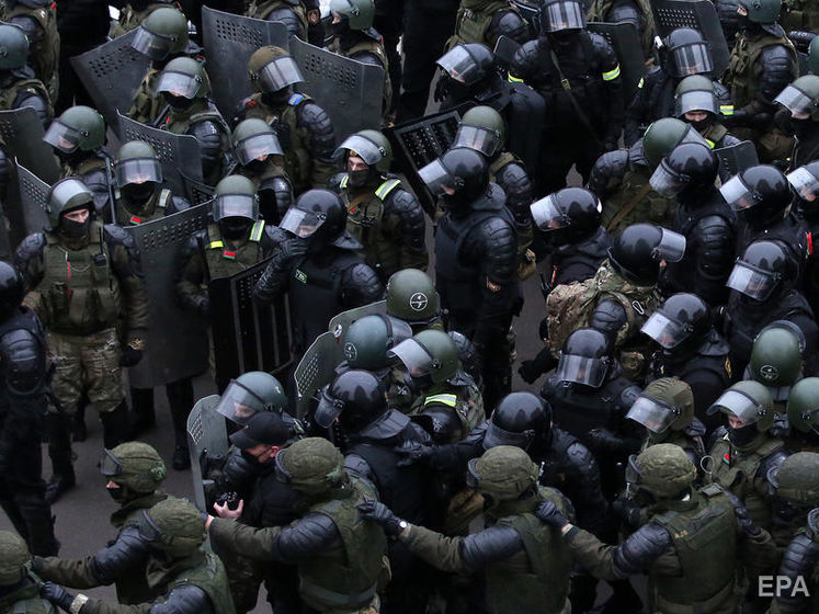 У Білорусі на недільних акціях протесту затримали 24 журналістів і понад 1100 протестувальників