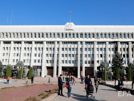 Досрочные президентские выборы в Кыргызстане назначили на 10 января