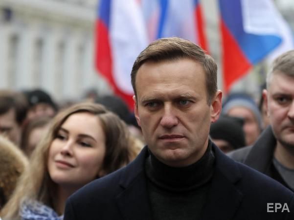 Навальний подав у суд на Пєскова через обвинувачення у співпраці із ЦРУ