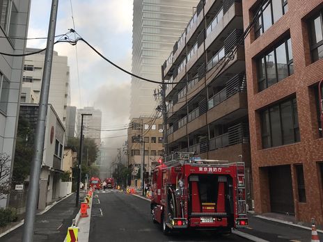 В Токио загорелся недостроенный небоскреб